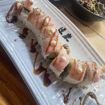 Aoki Teppanyaki - Hamachi Garlic Roll - Sushi Bars Near Me - Miami, Florida