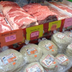 Mercado Y Carniceria El Rancho - Butcher shop.