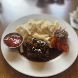 The Independent Restaurant and Bar - Filet with turnip fries