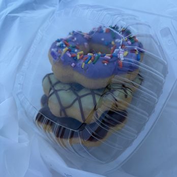 StarBread Bakery - Mochi Donuts - Bakeries Near Me - Anaheim, California