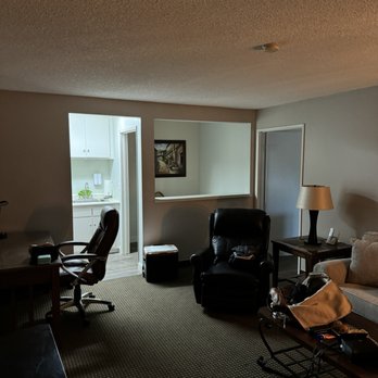 O'Cairns Inn & Suites - Suite - Hotels Near Me - Lompoc, California O'Cairns Inn & Suites - Suite - Hotels Near Me - Lompoc, California