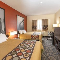 Super 8 by Wyndham Big Rapids - Guest room