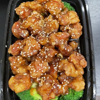 Asian Cuisine - 17. Sesame Chicken Dinner - Asian Fusion Near Me - Indianapolis, Indiana