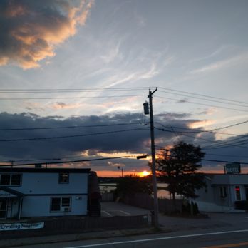 Seabreeze Inn - Great view - Hotels Near Me - Middletown, Rhode Island