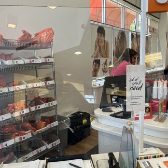 Ulta Beauty - Lots of employees no help . - Cosmetics & Beauty Supply Near Me - Oxnard, California Ulta Beauty - Lots of employees no help . - Cosmetics & Beauty Supply Near Me - Oxnard, California