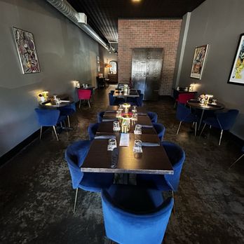 Salut Wine and Cocktail Lounge - Dining area - Cocktail Bars Near Me - Topeka, Kansas Salut Wine and Cocktail Lounge - Dining area - Cocktail Bars Near Me - Topeka, Kansas