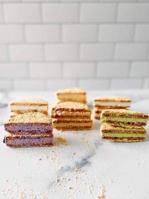 Crumbs.nd.Creams by null