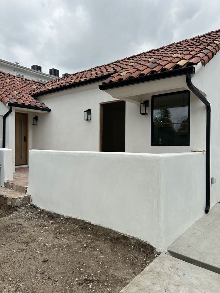 Slide of Jayrods Seamless Gutters