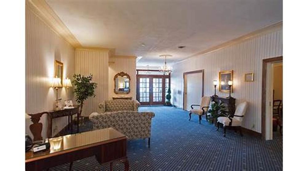 AMIGONE FUNERAL HOME Updated September 2024 10 Photos 6170 W