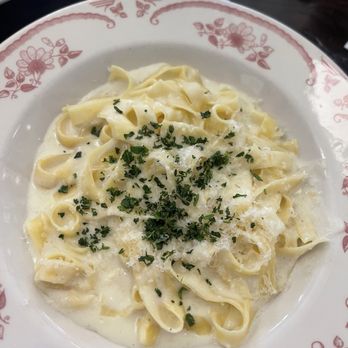 Sortino's Italian Kitchen - Fettuccine Alfredo - Italian Near Me - Round Rock, Texas Sortino's Italian Kitchen - Fettuccine Alfredo - Italian Near Me - Round Rock, Texas