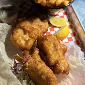 Billfish Poolside Bar & Grille - Mahi fish & chips - Bars Near Me - Kailua-kona, Hawaii Billfish Poolside Bar & Grille - Mahi fish & chips - Bars Near Me - Kailua-kona, Hawaii