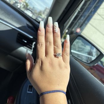 Blooming Nails - Nail Salons Near Me - Urban Honolulu, Hawaii