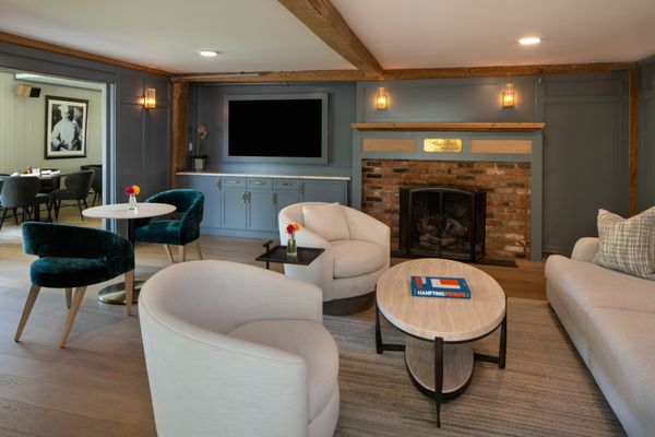 Huntting Inn by null