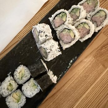 Sushi Katsu-Ya - Yellowtail with avocado cut roll - Sushi Bars Near Me - Studio City, California Sushi Katsu-Ya - Yellowtail with avocado cut roll - Sushi Bars Near Me - Studio City, California