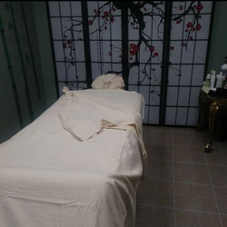Fashions Beauty Salon & Massages - Fashions Beauty Salon & Massages