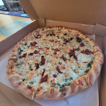 Pizza On the Run - Alfredo - Italian Near Me - Keystone, Colorado