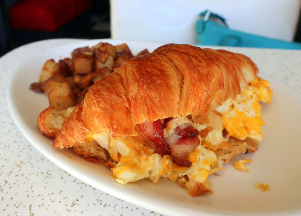 THE TEMPLETON 407 Photos & 523 Reviews 1087 Granville Street