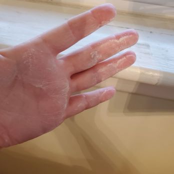 Lobos Cleanings - Window frame not cleaned. - Home Cleaning Near Me