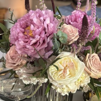 Crescenta Valley Flowers - Florists Near Me - La Crescenta, California