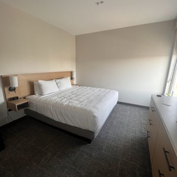Hyatt Place Bakersfield - Hotels Near Me - Bakersfield, California