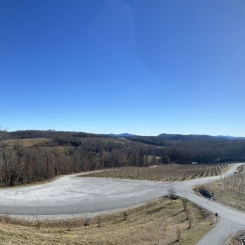 Point Lookout Vineyards - View from tasting room - Wine Tasting Room Near Me - Hendersonville, North Carolina Point Lookout Vineyards - View from tasting room - Wine Tasting Room Near Me - Hendersonville, North Carolina