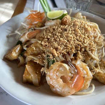 Banana Leaf - pad thai noodles with prawns - Breakfast & Brunch Near Me - El Cerrito, California Banana Leaf - pad thai noodles with prawns - Breakfast & Brunch Near Me - El Cerrito, California