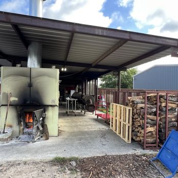 Goldee’s BBQ - How it's cooked. - Barbeque Near Me - Fort Worth, Texas