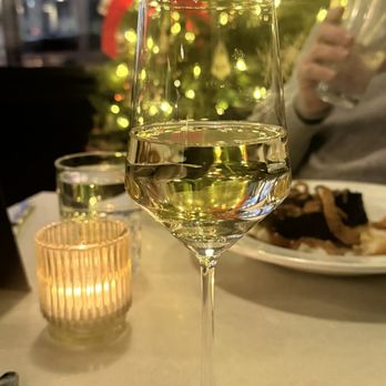 Cafe Joelle - Pinot Grigio - New American Near Me - Sayville, New York