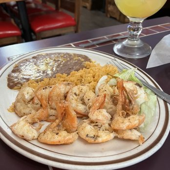 Las Mesitas - a plate of shrimp and rice with a drink - Mexican Near Me - Battle Ground, Washington
