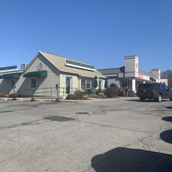 Starbucks - the exterior of a coffee shop - Coffee & Tea Near Me - Patchogue, New York