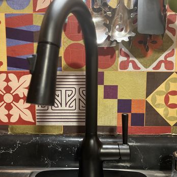 HandyBird - Kitchen faucet - Handyman Near Me - Milwaukee, Wisconsin HandyBird - Kitchen faucet - Handyman Near Me - Milwaukee, Wisconsin
