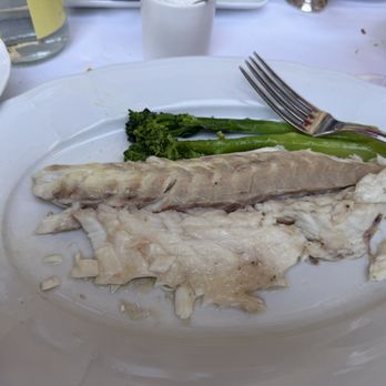 Le Grand Café - Sea Bass, broccoli, mashed potatoes. De-boned and skinned at the table. - French Near Me - Paris, 01 Le Grand Café - Sea Bass, broccoli, mashed potatoes. De-boned and skinned at the table. - French Near Me - Paris, 01