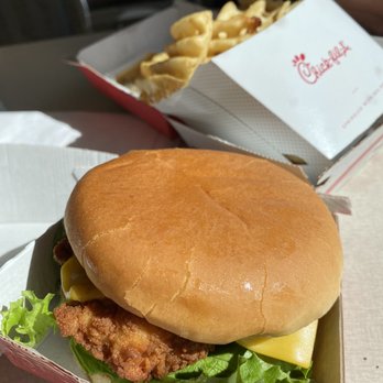 Chick-fil-A - Chick-fil-A- Chicken Sandwich - Fast Food Near Me - Sunnyvale, California Chick-fil-A - Chick-fil-A- Chicken Sandwich - Fast Food Near Me - Sunnyvale, California