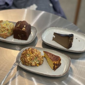 Nīzu Cafe - Cafes Near Me - Vancouver, British Columbia
