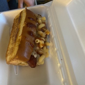Dusty's Gourmet Dog House - Mac and cheeee dog - Hot Dogs Near Me