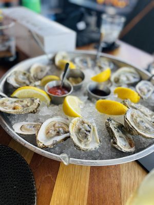 Louie's By The Bay by null