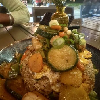 El Huarique - March 20, 2026 | Friday Dinner w/my Neighbor | Outside Patio! |Veggie Fried Rice | Absolutely delicious!! - Peruvian Near Me - Venice, California
