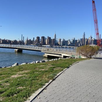 Transmitter Park - Enroute to pedestrian bridge - Parks Near Me - Brooklyn, New York Transmitter Park - Enroute to pedestrian bridge - Parks Near Me - Brooklyn, New York