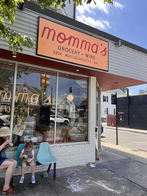 Momma's Grocery + Wine by null