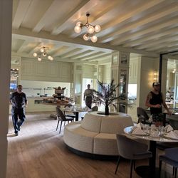 Privilege Aluxes - Breakfast buffet