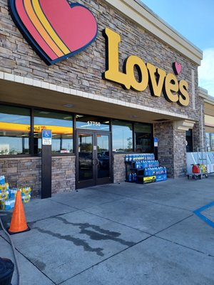Love's Travel Stop by null