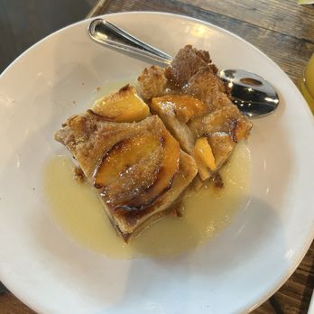Blackwall Hitch - Peach Bread Pudding - New American Near Me - Baltimore, Maryland