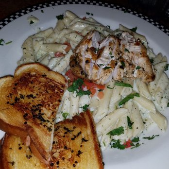 Black Bear Diner Goodyear - Chicken pesto pasta - American Near Me - Goodyear, Arizona