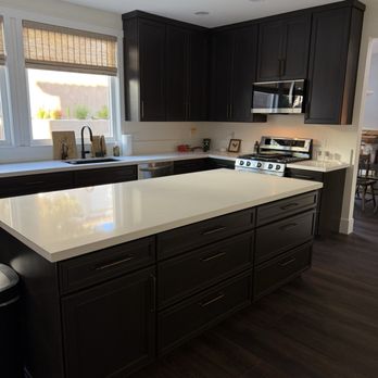 Willbanks Kitchen Design Group - Kitchen island and overview - Interior Design Near Me - Las Vegas, Nevada Willbanks Kitchen Design Group - Kitchen island and overview - Interior Design Near Me - Las Vegas, Nevada