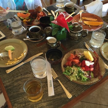 House Without A Key - Lots to eat at the daily buffet - Seafood Near Me - Honolulu, Hawaii
