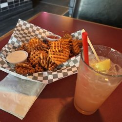 Twenty First Ave Kitchen & Bar - Sweet potato fries and Strawberry Basil Tom Collins