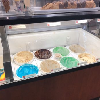 Kilwins Hyde Park - Chocolatiers & Shops Near Me - Chicago, Illinois