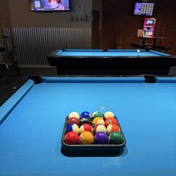 Belles' Sports Bar & Grill