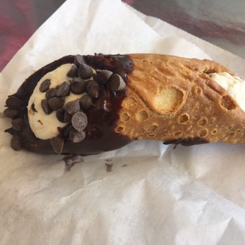Mozelle's Downtown Bakery - The presentation is really nice .. but so hard it could break a tooth - Patisserie/Cake Shop Near Me - Flagstaff, Arizona