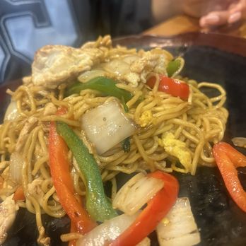 D Thai Bistro - Drunken noodles - Thai Near Me - Mesquite, Nevada